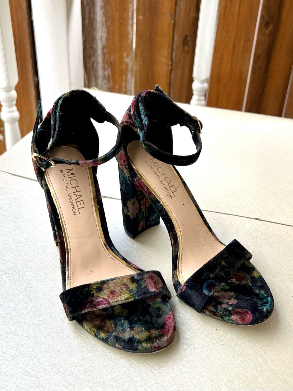 Michael by Michael Shannon Sammey Floral Velvet Block Heels Size 7 1/2